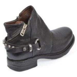 AS98 Simms Ankle Black bootie sz40
